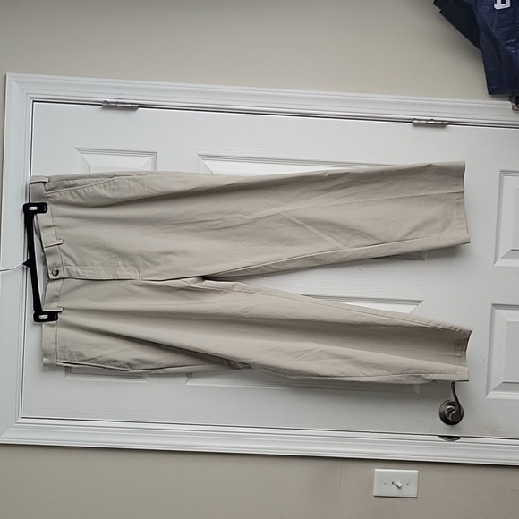 Haggar Iron Free Premium Classic Fit Khaki - Picture 1 of 13